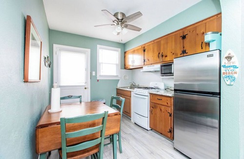 Wildwood Apartamento | Kiwi's Cottage, 1.5 Blocks to Beach and Boardwalk, Pet Friendly