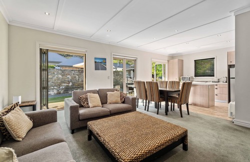 Cardrona Casa | Kiwi Ski Cottage - Wanaka Holiday Home