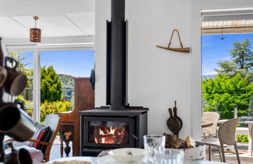 Lake Tarawera Casa | Kiwiana Bach - Lake Tarawera Holiday Home