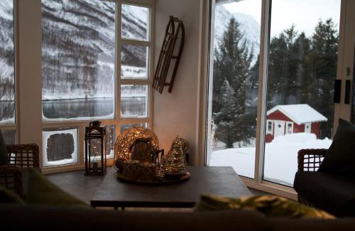 Lyngen Casa | Kjosen Lodge, Lyngen.