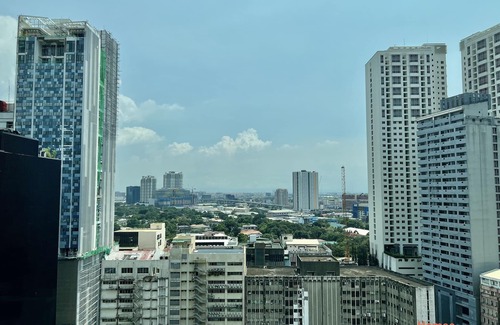 San Lorenzo Condominio | KL Tower - Clean & Cozy 1BR Unit near Greenbelt Mall Makati City