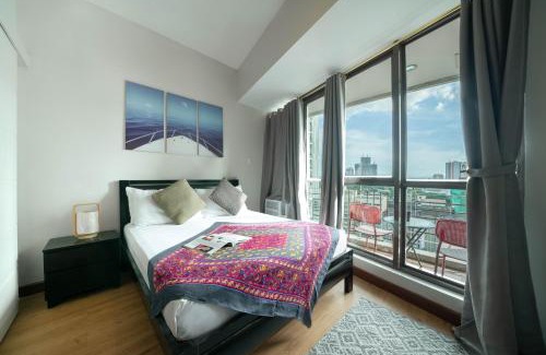 Legazpi Village Apartamento | KL Tower Makati Apartments by PH Staycation
