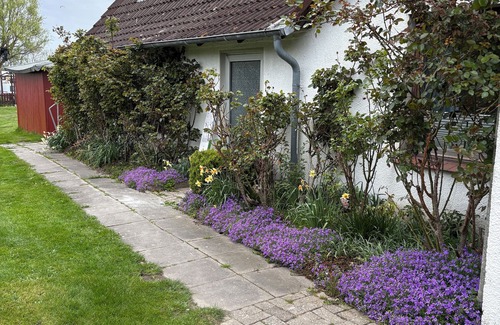 Butjadingen Apartamento | Kleine Ferienwohnung Direkt am Deich und Hafen von Eckwarden mit Gartennutzung