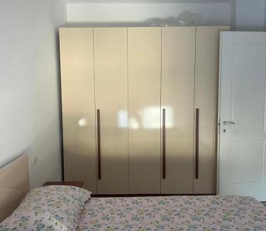 Shengjin Apartamento | KleNo family