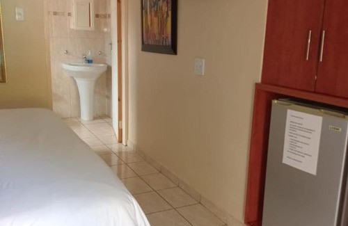 Rustenburg Cama Y Desayuno | KnB Guesthouse