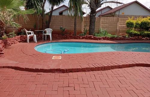 Rustenburg Cama Y Desayuno | KnB Guesthouse