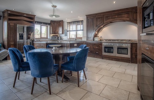 Narberth Casa | Knights Rest - 4 Bedroom Holiday Home - Princes Gate - Narberth