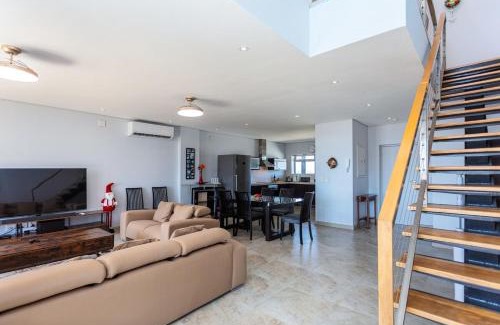 Century City Apartamento | Knightsbridge 902E by CTHA