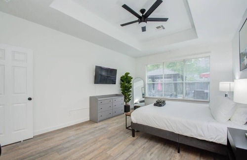 College Park Casa | Knightsbridge Estate | Pool & Cinema (30+ Nights)