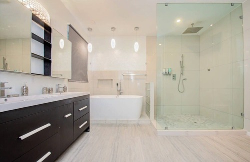 College Park Casa | Knightsbridge Estate | Pool & Cinema (30+ Nights)