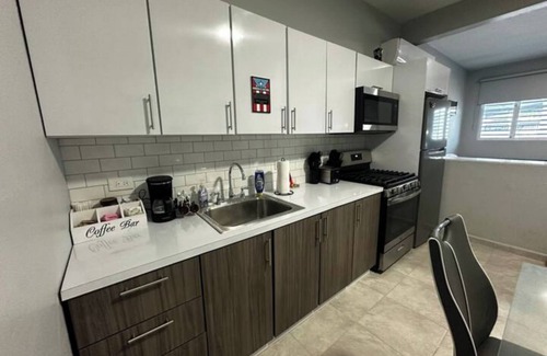 Camaceyes Apartamento | Knockout Stay! PR's Boxing Legends 1-Bd Suite, 4 mins from Crash Boat Beach