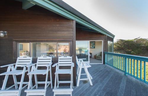 Dillon Beach Casa | Knot-a-Care! Hot Tub! Walk to Beach! BBQ! Fast WiFi!