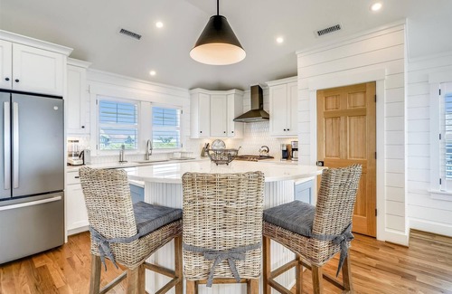Duck Casa | Knot for Sail -- Newer Soundfront Home with Hot Tub and Firepit