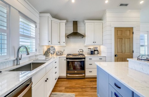 Duck Casa | Knot for Sail -- Newer Soundfront Home with Hot Tub and Firepit