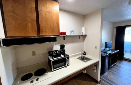 Coinjock Apartamento | Knot Four- Balcony View of ICW- Dog Friendly!