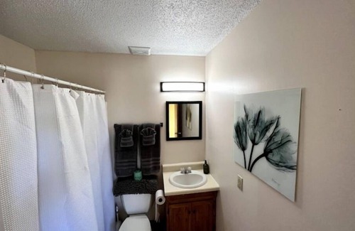 Coinjock Apartamento | Knot Four- Balcony View of ICW- Dog Friendly!