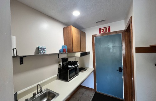Coinjock Apartamento | Knot One- Balcony View of ICW- Dog Friendly!