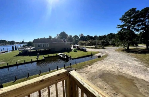 Coinjock Casa | Knot Three- Balcony View of ICW- Dog Friendly!
