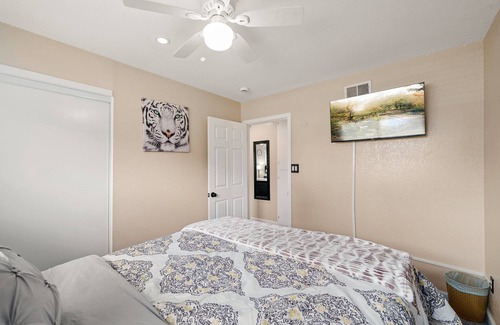 Buena Park Casa | Knott's Retreat