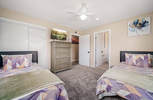 Buena Park Casa | Knott's Retreat