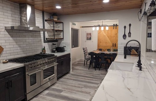 Wrightwood Cabina | Knotty by Nature | Luxury Cabin Stay