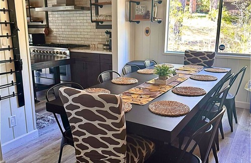 Wrightwood Cabina | Knotty by Nature | Luxury Cabin Stay