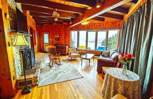Halifax County Cama Y Desayuno | Knotty Pines Oceanside Inn