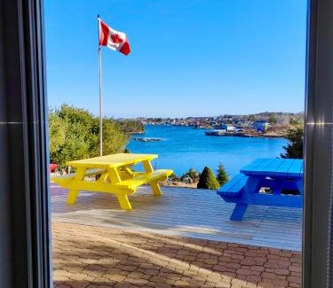 Halifax County Cama Y Desayuno | Knotty Pines Oceanside Inn
