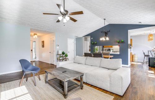 Knoxville Casa | Knoxville Home with Sunroom about 9 Mi to Downtown!