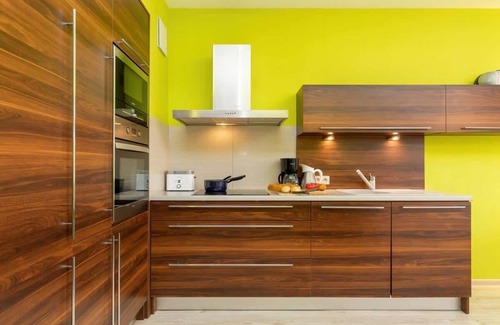 West Pomeranian Voivodeship Apartamento | Kościuszki 16 | Lime and Brown Apartment | Balcony