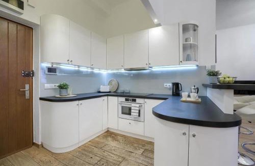 Praga Poludnie Apartamento | Kobielska 17 Warszawa by Solarento