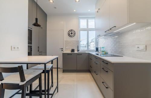 Jezyce Apartamento | Kochanowskiego Luxury Apartment by BookingHost