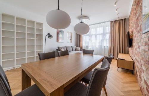 Jezyce Apartamento | Kochanowskiego Luxury Apartment by BookingHost