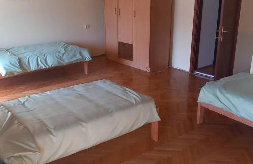 Becej Apartamento | Kod Komse