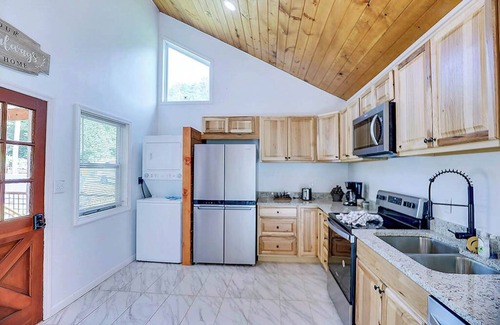 Kodak Cabina | Kodak - Deer Retreat - 3 bedroom - sleeps 6