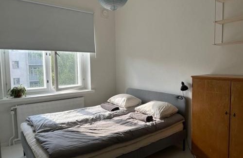 Etelainen District Apartamento | Kodikas ja supermukava asunto metron vieressä! Smart TV, nopea netti, 5 minuuttia keskustaan!