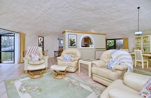 Burnside Casa | Koepel House - Christchurch Holiday Homes