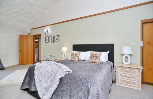 Burnside Casa | Koepel House - Christchurch Holiday Homes