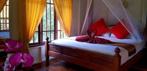 Nuea Khlong Cabina | Koh Jum Coral Bay Resort