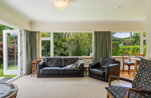 Waikanae Casa | Kohekohe Garden Cottage - Waikanae Holiday Home