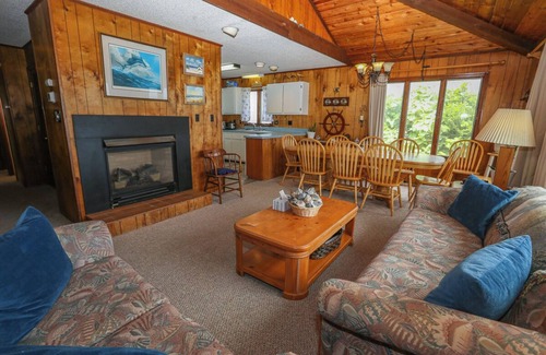 Southern Shores Casa | Kohler Cottage - 4 BR Oceanfront Cottage in Southern Shores w/Elevator