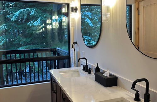 Revelstoke Casa | Kokanee Lodge - Pasos a la góndola, privado, bañera de hidromasaje