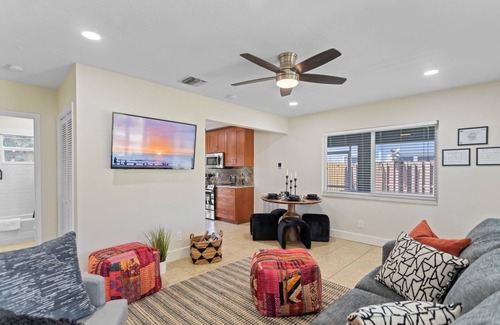 North Andrews Gardens Casa | Koko Chateau - 2 BRs/ 1 BA charming house with lots of private outdoor space.