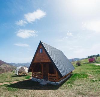 Ljubis Casa | Kolibe Ravno Brdo