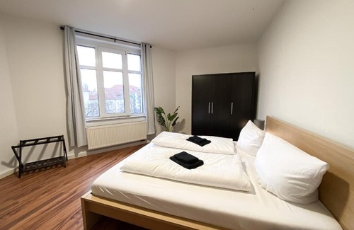 Wahren Apartamento | Komfortables Apartment nah an Porsche & Flughafen - Schreibtisch, sehr schnelles Internet & Queensize-Bett