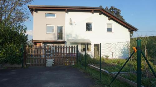 Ludersdorf-Wilfersdorf Apartamento | Komplette Wohnung Nähe Autobahn - Apartment 1