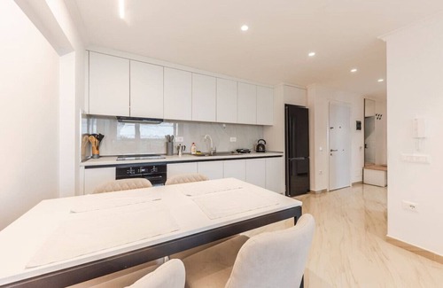 Tirana Apartamento | Kondo Stays - Mumba Apartment 1