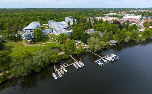 Potsdam West Hotel | Kongresshotel Potsdam am Templiner See