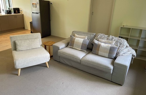 Frankston South Cabaña | Kookaburra Cottage - The Mornington Peninsula gateway retreat