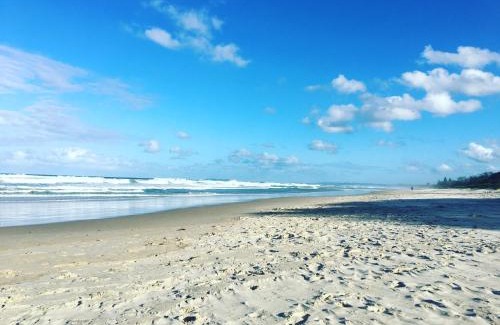 South Golden Beach Casa | Kookaburras at South Golden - 9min walk to idyllic beach
